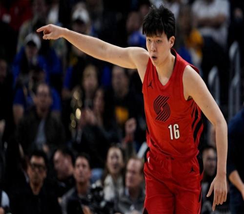 场均2.2分1.5篮板,命中率30%,剖析杨瀚森表现不佳的3个原因