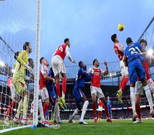 在罗塞尼尔执教的13场比赛中,切尔西因定位球丢了7球