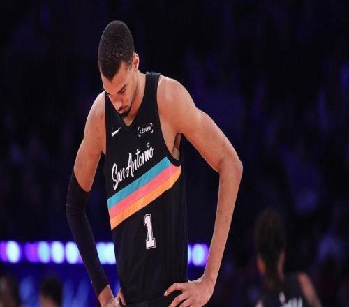 11连胜终结，文班空砍25+13+4帽！4点证明马刺这场硬碰硬输得不冤