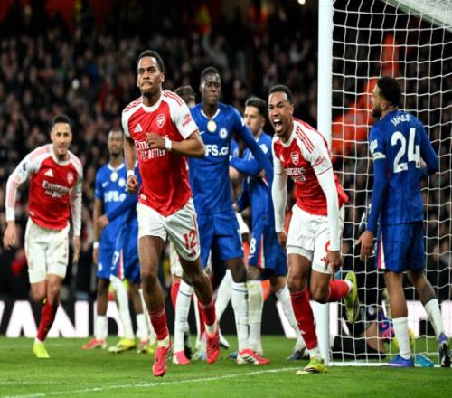 阿森纳靠角球战术扛过切尔西，争冠路上学会在逆境中生存