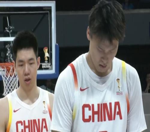 郭士强赌对了!男篮12人名单大换血,旅美双核将回归,周琦不打了