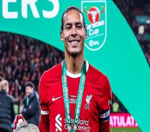 英超历史第一中卫之争：范戴克用100场99次首发，“回应”特里