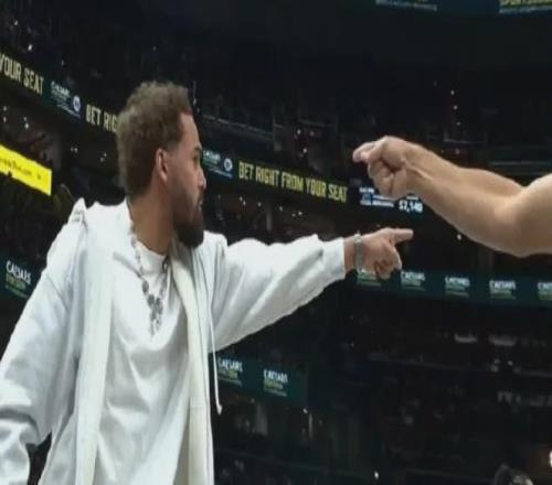 确认了!交易首秀!NBA第一个转会球星