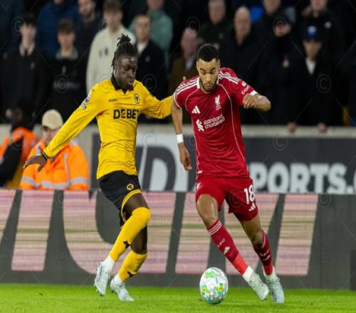 斯洛特帅位悬了:输狼队引爆众怒,球迷高喊“下课”