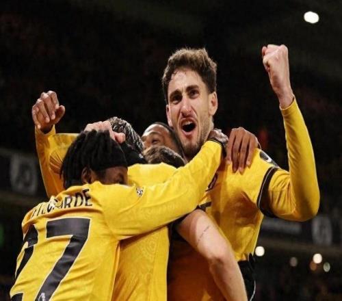 惊雷!狼队补时绝杀利物浦,“红衣军”争四前景蒙阴影