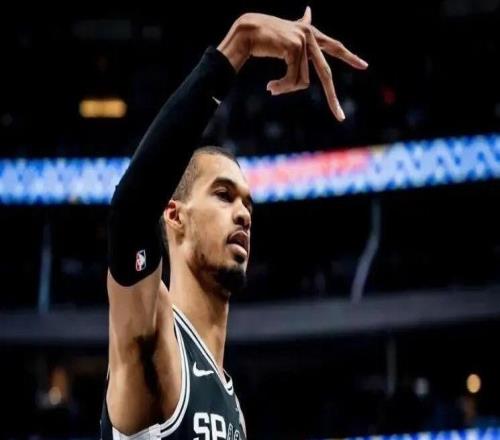 开眼了！NBA历史首次！一支球队吃掉整个西部所有荣誉....