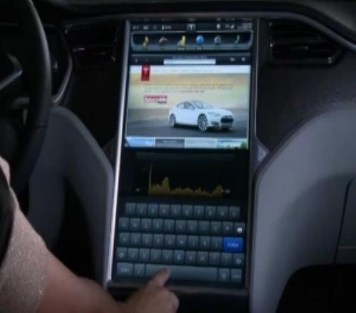 苹果前首席设计官：触摸屏不适合用作汽车的主要交互方式