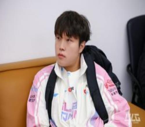 BLG官方回应Bin“离队闹剧”：队内沟通有困难，但没出现离队或暴力事件