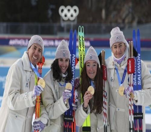 冬季两项开赛，法国队摘得男女混合接力金牌