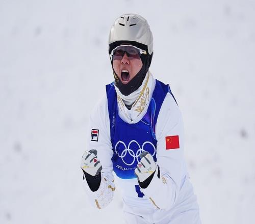 彼此扶持造就冠军夫妻,王心迪不用再“嫉妒”徐梦桃的金牌了