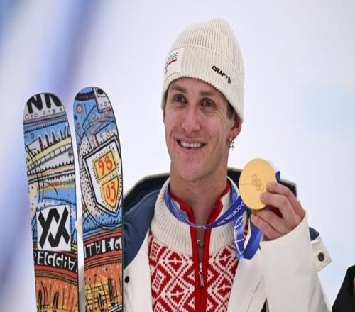 自由式滑雪：男子坡障挪威选手鲁德摘金