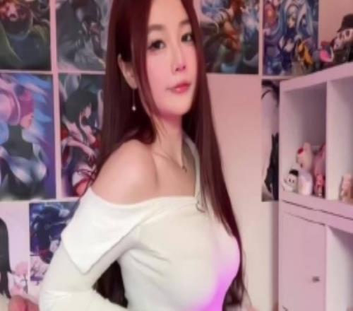 Kitty更新动态:白月光穿搭