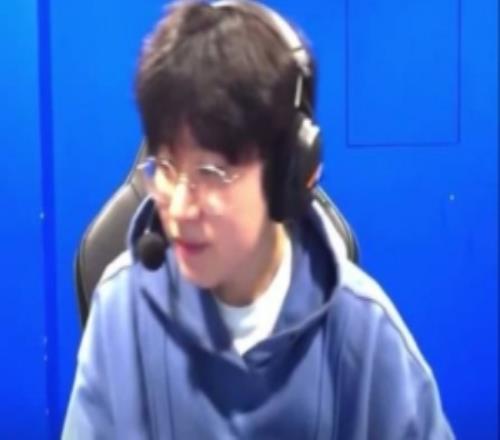 Zeus：和25年HLE的选手们一起聚餐了有点送别会那种感觉