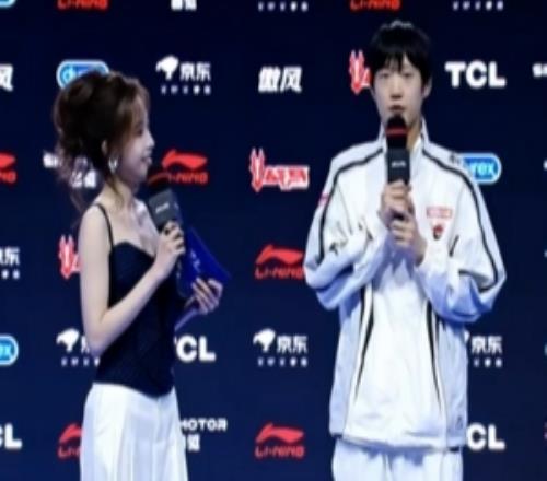 赛后采访Shanks：对面上路进攻太久了我们能提前落位