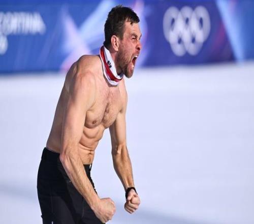 这条雪道上，冬奥英雄出“老年”