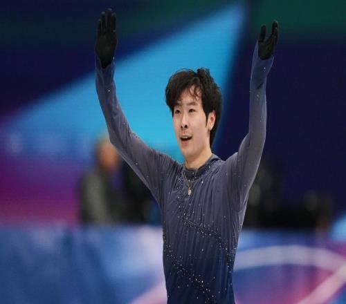 完成第三届冬奥会之旅，米兰冰面上的金博洋很幸福