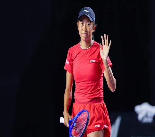 再胜纳瓦罗挺进巡回赛八强,意外“失误”开启张帅的神奇之旅