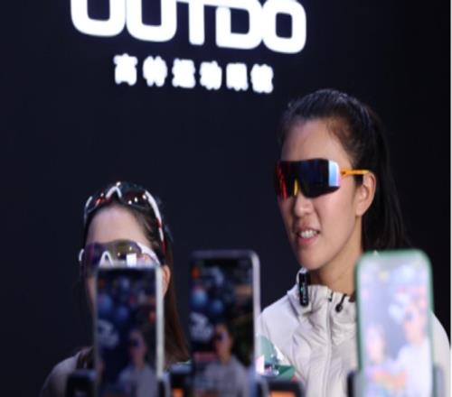 焦安静按下第四次重启键，她希望跑到80岁