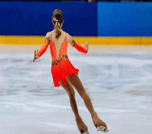 冬奥花滑赛场爆冷，这种动作堪称奇迹