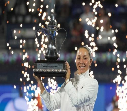 佩古拉迪拜夺冠再传当官喜讯,袁悦送双蛋被调侃想提前庆元宵