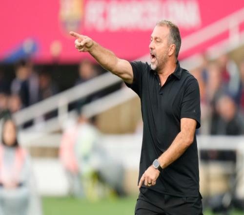 亚马尔全力参与巴萨训练莱万与奥尔莫已回归合练_西甲直播