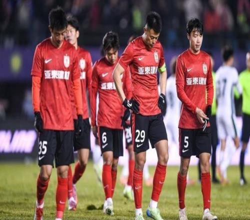 亚泰惨败时隔七年再降级频繁丢分无人可救