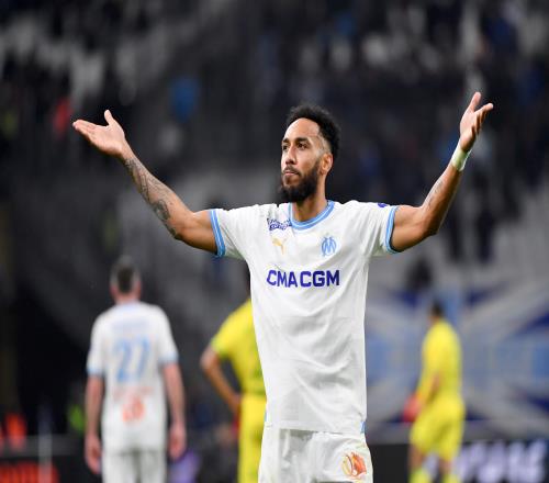 奥巴梅杨对裁判表示不满埃默森被罚牌让人费解我们与裁判甚至无法有效沟通_法甲直播