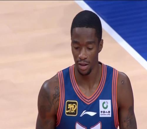 不卖了四川队可能强行留下萨姆纳，广东队第四外援补强计划落空