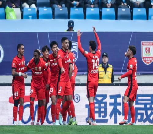 一场10让6万多球迷亲眼见证，中超冠军诞生，30轮66分夺冠