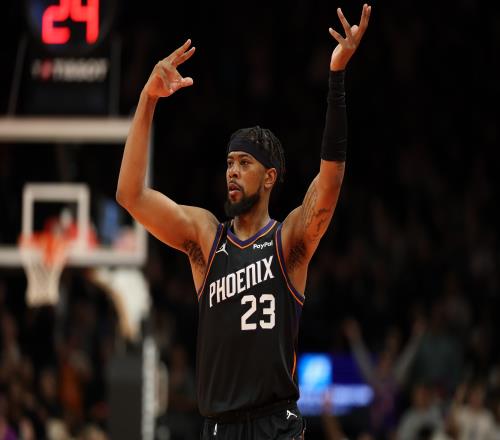 布克：古德温的篮板球秘诀估计和我俩讨论的无关_nba赛程