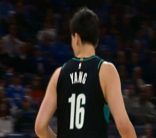 NBA杨瀚森命中NBA生涯首记三分，开拓者半场4667落后雷霆