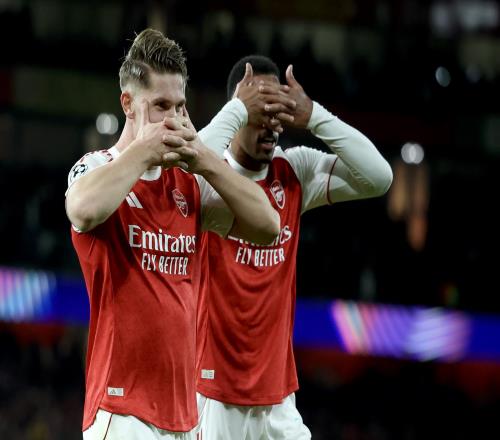 厄德高与马丁内利同场训练约克雷斯等人将缺席对阵拜仁比赛_英超在线直播免费