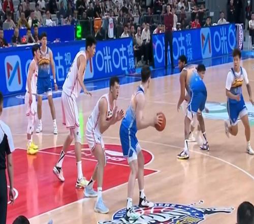 100万美元硬砸四川萨姆纳争夺战太激烈，新疆“天价”逼退广东