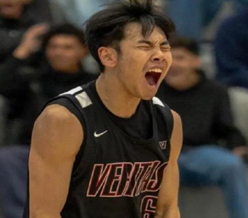 面对冠军球队，张博源再砍21分7篮板，他已经是球队头号得分手！