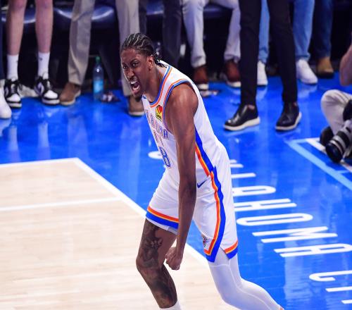 虽然我缺阵依然为队友出谋划策杰伦威廉姆斯开玩笑说兄弟们根本不搭理我_nba直播在线观看