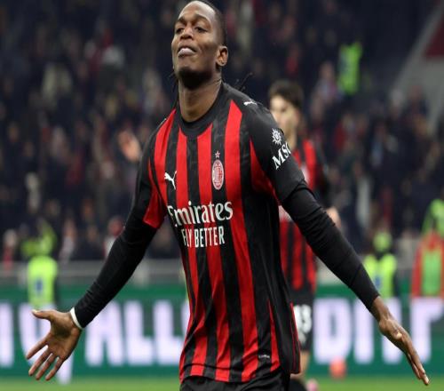 一场10让榜首易主，意甲豪强12轮不败，力压罗马登顶