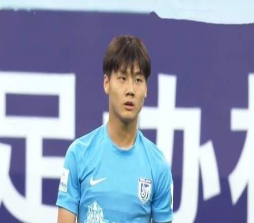 回海港参加庆典刘祝润暂别大连18岁后卫U21亮眼朱鹏宇何时驰援