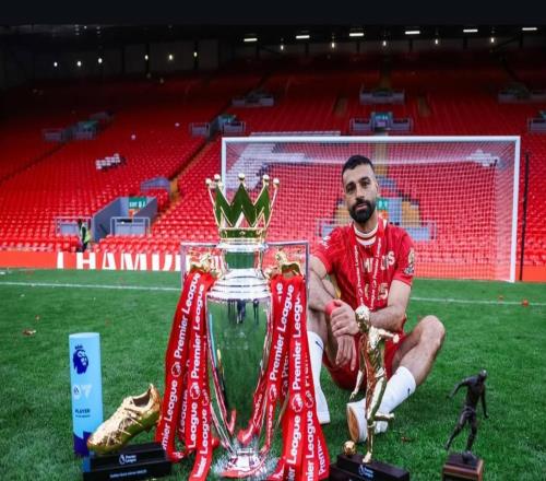 继续施压，萨拉赫社媒主页置顶5月夺冠后同多项奖杯的合照