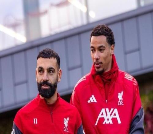 利物浦官方社媒晒萨拉赫训练照，和伊萨克、埃基蒂克有说有笑
