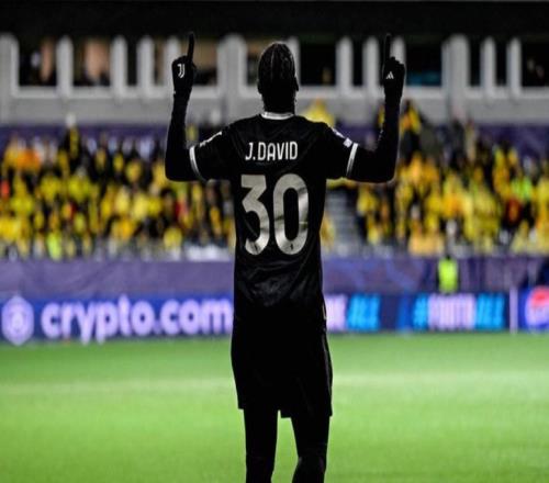 米体：斯帕莱蒂考虑放弃无锋阵，重新启用2名进攻中场+1名中锋