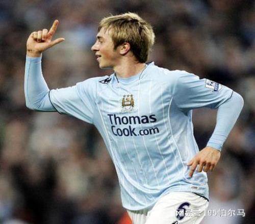 英超的过客，20岁成名，25岁退役，退役后才发现喝酒才是真快乐