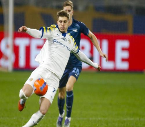 一场10踢出意甲神剧情：9人作战，极限绝杀，奎斯塔不敢相信