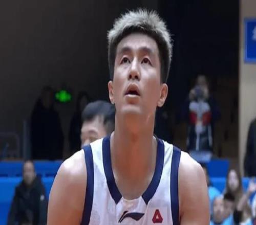 宝刀未老！球迷：郭艾伦技术CBA顶级，有些赵继伟做不了