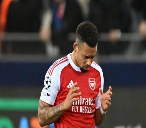 阿森纳21险胜狼队揭示不足，萨卡两造乌龙球太幸运，5分领跑讽刺