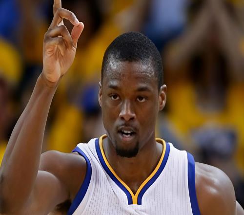 三分球两场合计12中0！离开勇士这么多年，你依旧没能证明自己