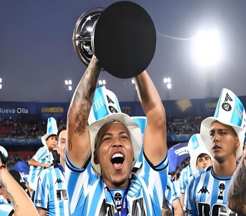 奇塔迪尼在上港效力表现出色，为何至今没中超俱乐部要，引发热议