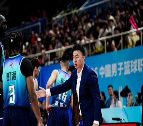 CBA新赛季最大黑马！爆冷赢两场，常年倒数今年蜕变冲击季后赛