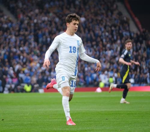 英媒热报切尔西关注希腊年轻天才卡雷查斯，拜仁巴黎也在围观_英超直播