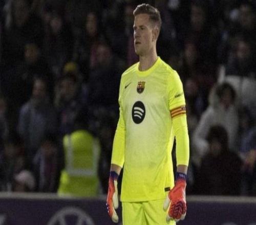 世体：因不放心大马丁的竞技状态，维拉向巴萨打探了特狮