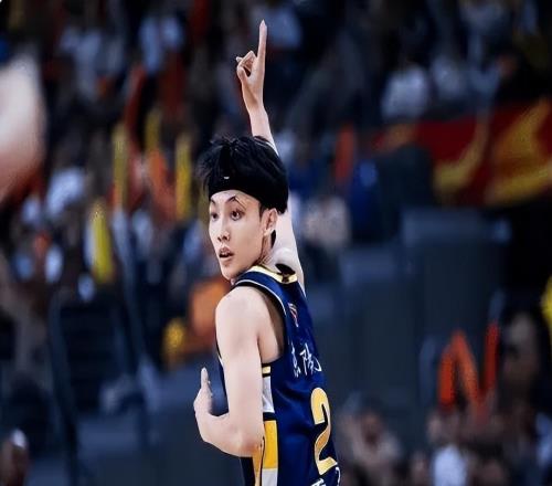 表现出色被超级外援猛夸，上赛季外援曾赞他“是让人头疼的球员”